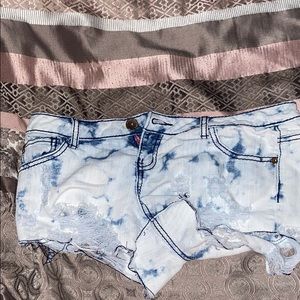 Size 9 women’s booty shorts